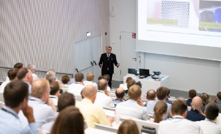 Andreas Tünnermann im Hörsaal.