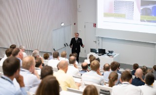 Andreas Tünnermann in the lecture hall.